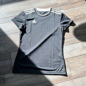 Adidas soccer jersey boys small